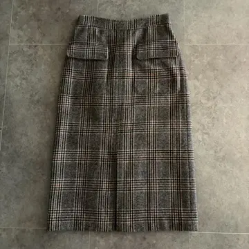 새상품급 스픽앤스팬 체크 타이트 스커트 미들 기장 안감 부착 일본제