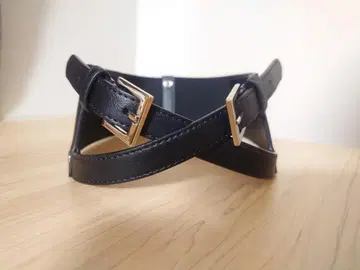 EAT ME 이토미 인조 가죽 크로스 벨트 (블랙)