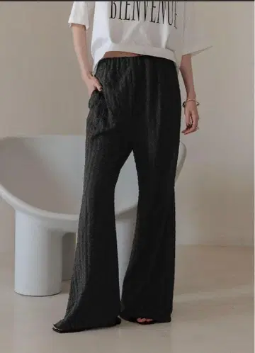 [택 포함 새상품] 로리즈팜 모듬 플레어 팬츠 블랙