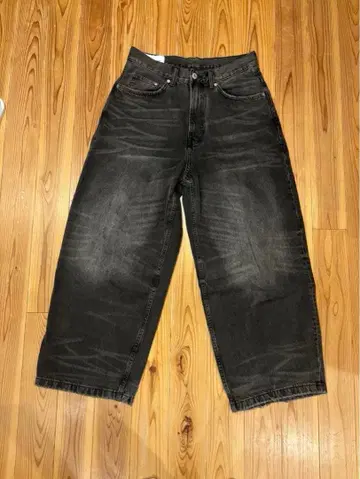 H&M 슈퍼 배기 블랙 31/30 당일 발송