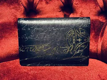 Beretti 캘리그래피 골드 & 실버 파티누 명함지갑