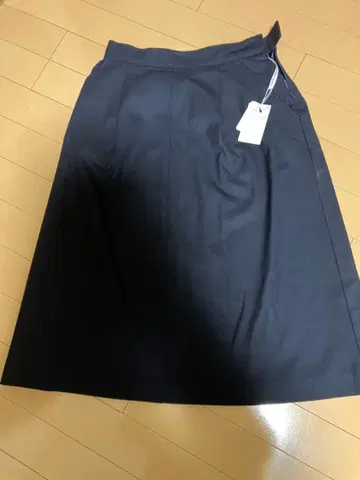 매킨토시 철학 타이트 스커트 36 사이즈 미사용 새상품