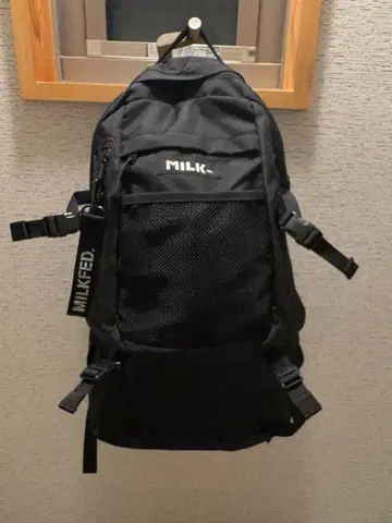 MILKFED. 블랙 백팩 메쉬 포켓 부착
