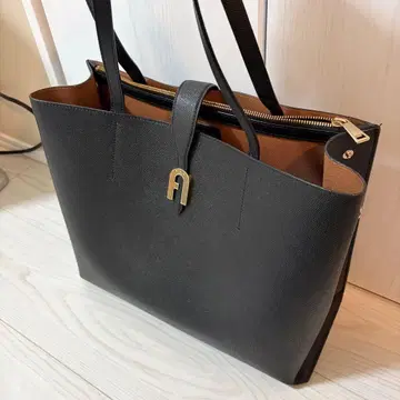 FURLA 가죽 블랙 토트백