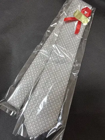 Emporio Armani 기하학 패턴 넥타이 TU