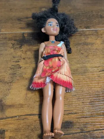 오렌지와 빨간색 드레스 인형 약 30cm