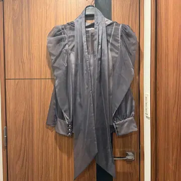 LilyBrown 쉬폰 퍼프 슬리브 블라우스 블라우스 리본