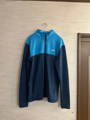 J.LINDEBERG (제이 린드버그) 컬러 블록 미드 레이어 남성용