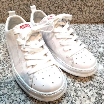 컨디션 최상 CAMPER 화이트 가죽 스니커즈 사이즈 40