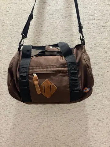 데키즈 미니 보스턴 숄더백