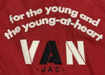 VAN 자수 레드 점퍼