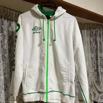 엄브로 후드 부착 화이트 후드티