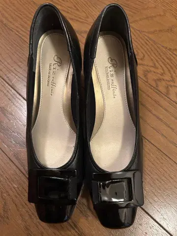 리즈라피네 새상품 펌프스 23.5