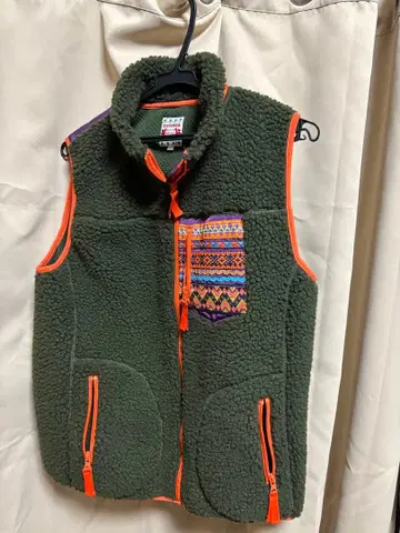 TITICACA 티티카카 플리스 베스트 L 사이즈 올리브 그린