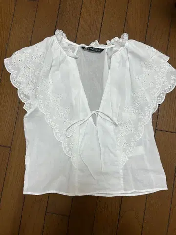 ZARA 자수 레이스 블라우스 화이트 S 미사용 스캘럽 K-스타일