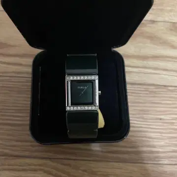 FURLA 블랙 스퀘어 페이스 손목시계