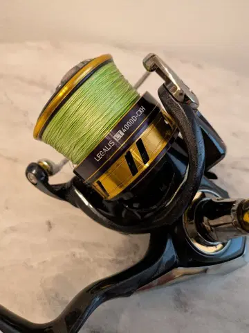 LEGALS LT 4000D-CXH 스피닝 릴
