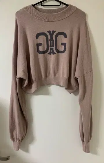 GYDA Symmetry 인터샤 니트탑