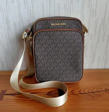 새상품급 MICHAEL KORS 브라운 숄더백