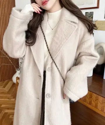 12/15까지 가격 인하 moment+ 롱 체스터 샤기 코트 베이지 L