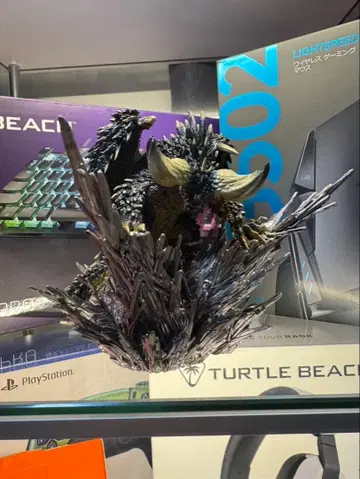 몬스터 헌터 월드 컬렉터즈 에디션 넬기간테 피규어