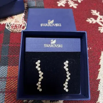 Swarovski 크리스탈 트위스트 귀걸이