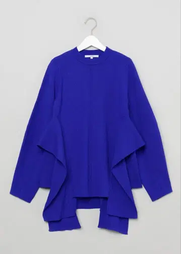 UN3D. 아쓰리드 코쿤 슬리브 디자인 니트