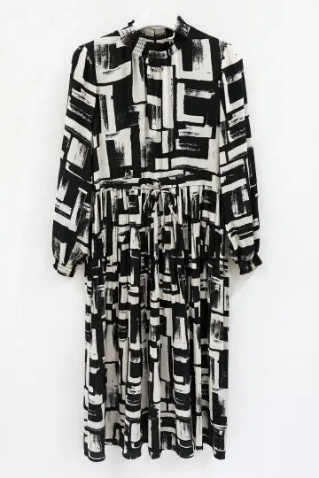 [ Bou Jeloud ] 모노톤 기하학 패턴 플리츠 원피스 긴팔