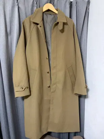 SENSE OF PLACE 베이지 스텐카라 코트