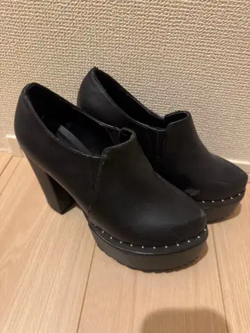 ENVYM 스티치 힐 부츠