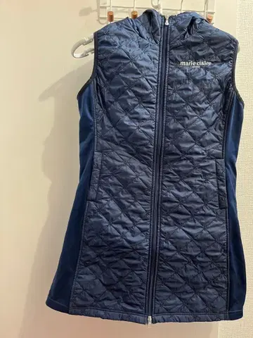 마리끌레르 네이비 퀼팅 베스트