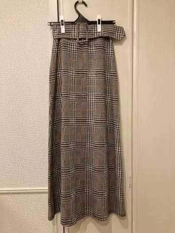 ZARA 체크 무늬 플레어 스커트 (그레이 계열) A라인