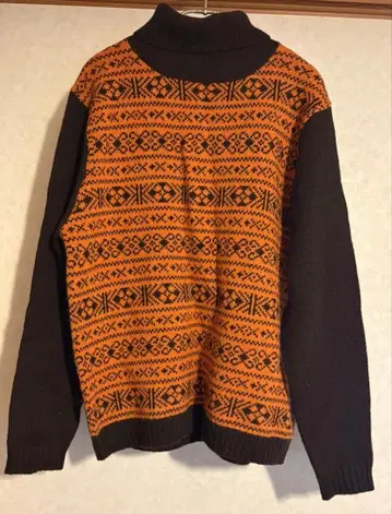 오렌지와 블랙의 노르딕 무늬 스웨터