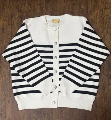 [ 미사용 새상품 ] 나노 유니버스 화이트 x 블랙 보더 가디건