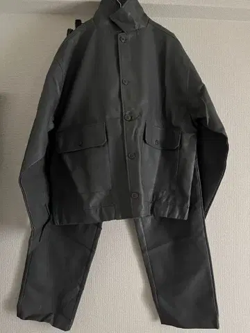 TIMELY WARNING 타임리 워닝 가죽 자켓