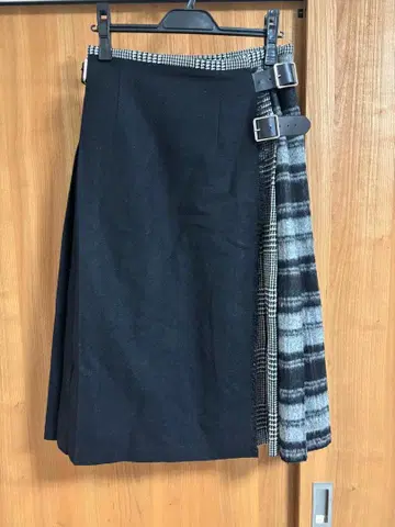 O'Neill 플리츠 스커트 블랙 그레이 사이즈 36