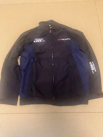 YOKOHAMA ADVAN dB V553 자켓