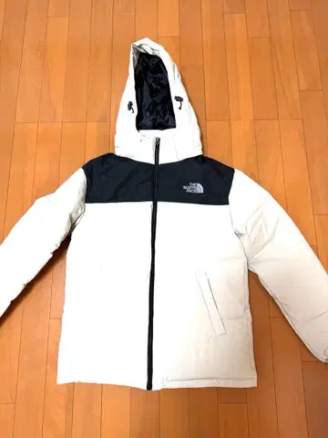The North Face 후드 부착 다운 자켓