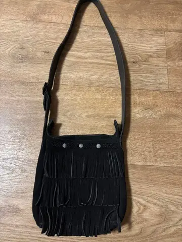 Minnetonka 프린지 블랙 숄더백