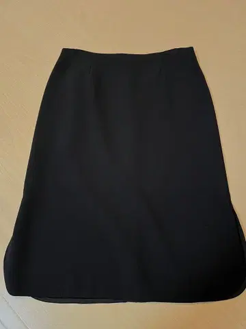 뮤즈 두지엠 클라세 블랙 타이트 스커트 사이즈 36
