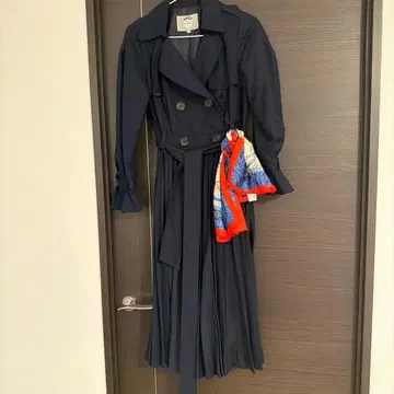 리랜드트루 트렌치코트 네이비코트 플리츠코트 봄코트