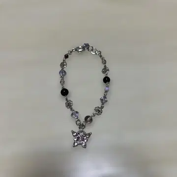 별 모양 참 포함 팔찌