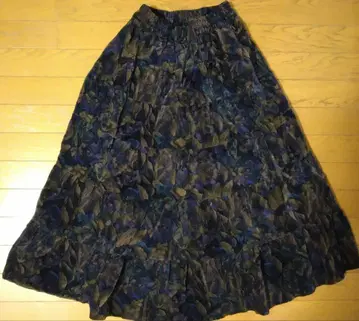 보라색과 그린 벨벳 종아리 기장 티어드 플레어 스커트