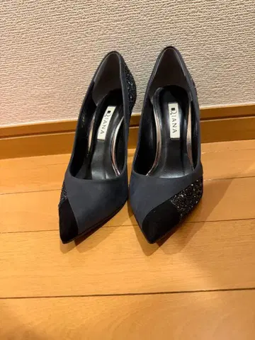 다이애나 블랙 하이힐 글리터 장식