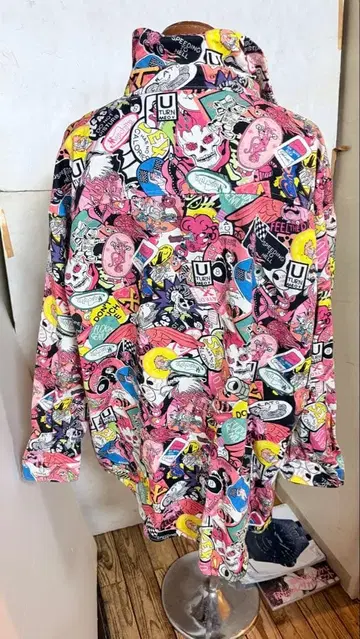 약간 화려한 오버 사이즈 셔츠 데님 원단 느낌