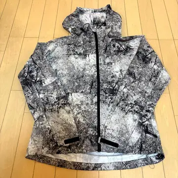 새상품급 South field 바람막이 마블 L 바스락