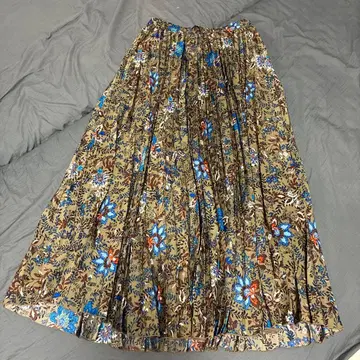 URBAN RESEARCH DOORS 꽃무늬 플리츠 스커트 브라운