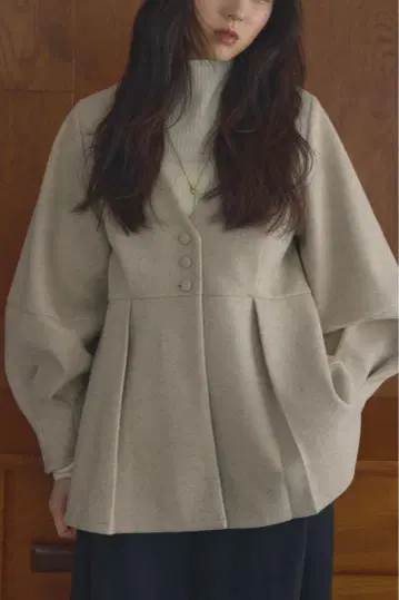 Alumu. melton peplum button tops