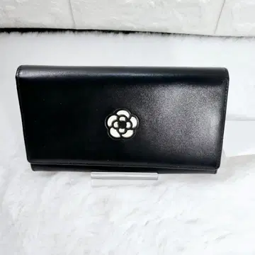 블랙 가죽 장지갑 플라워 모티브