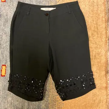 RED 발렌티노 무릎 기장 팬츠